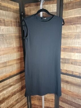 Isaac Mizrahi Black Ribbed Crew Neck Top